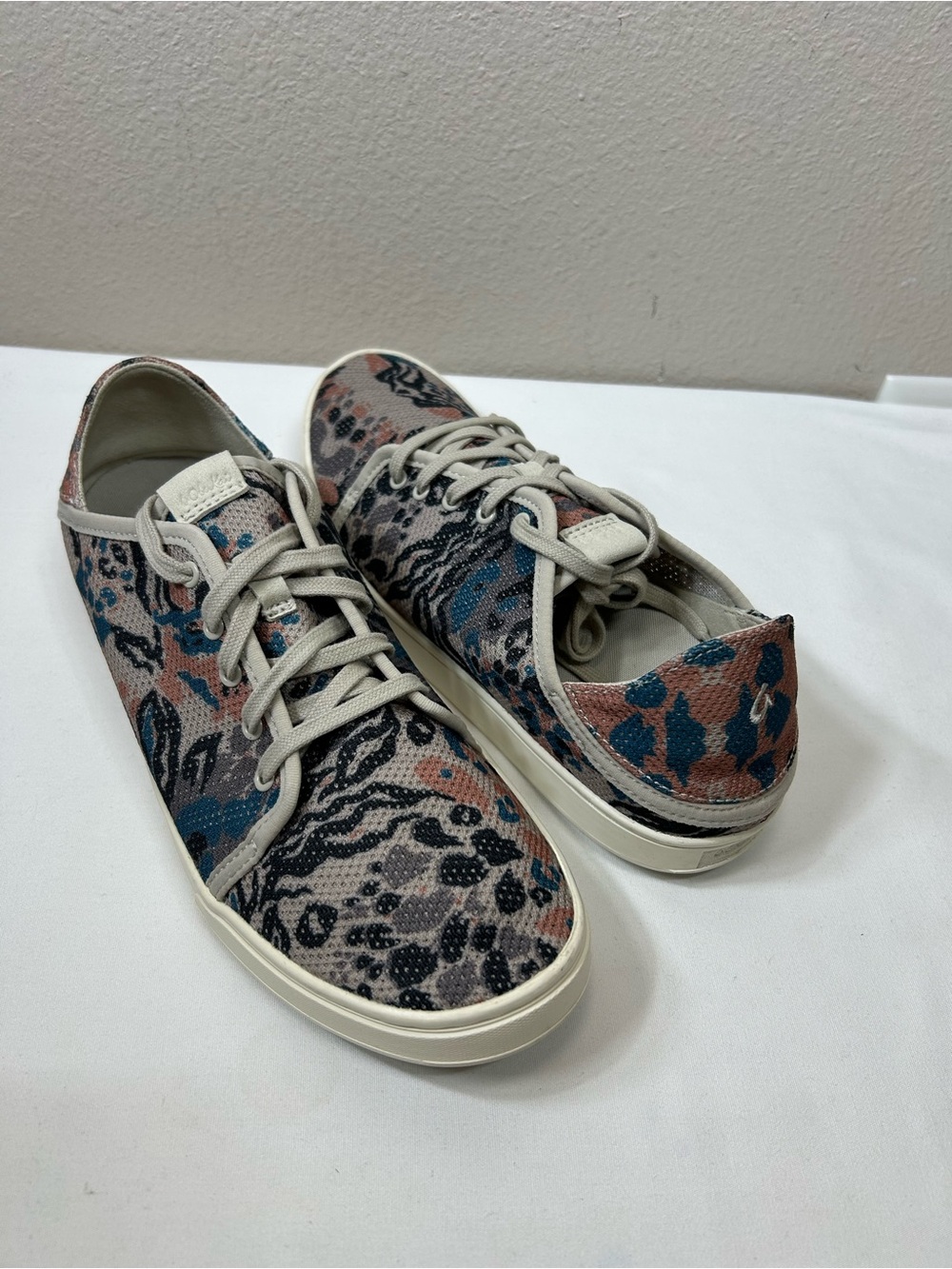 OLUKAI Pehuea Li Lace-Up Animal Print Drop-in Heel Breathable Mesh Sneakers 9.5 - Picture 3 of 13
